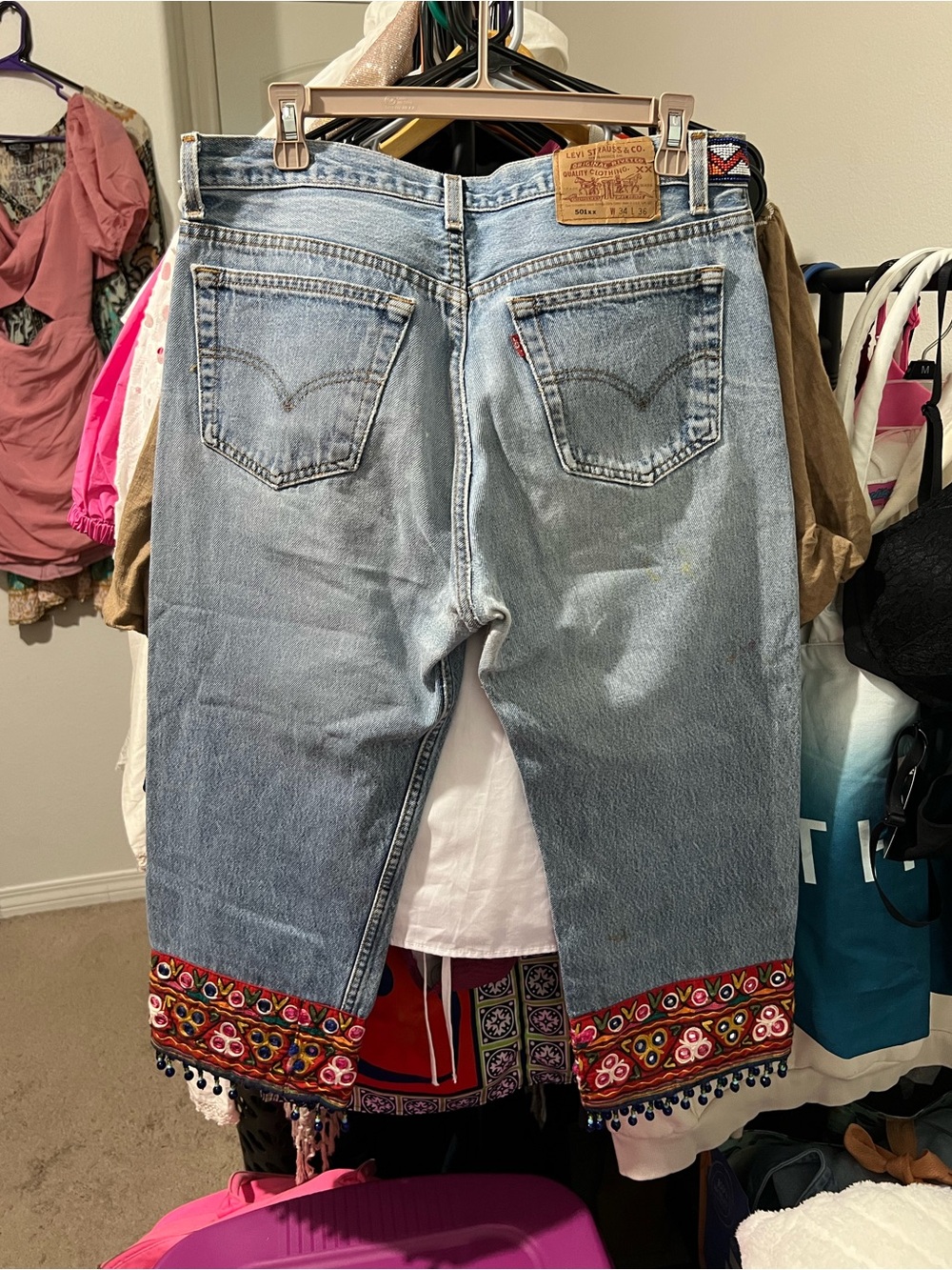 Vintage Buzz 18 Embellished Cropped 501 Levi’s Tribal Boho Style - Picture 10 of 16
